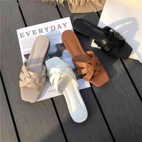 Flat sandals